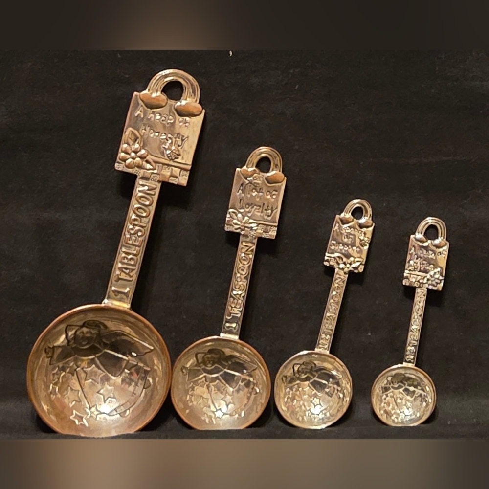 Vintage Set of Ganz Hearts & Angels Measuring Spoons